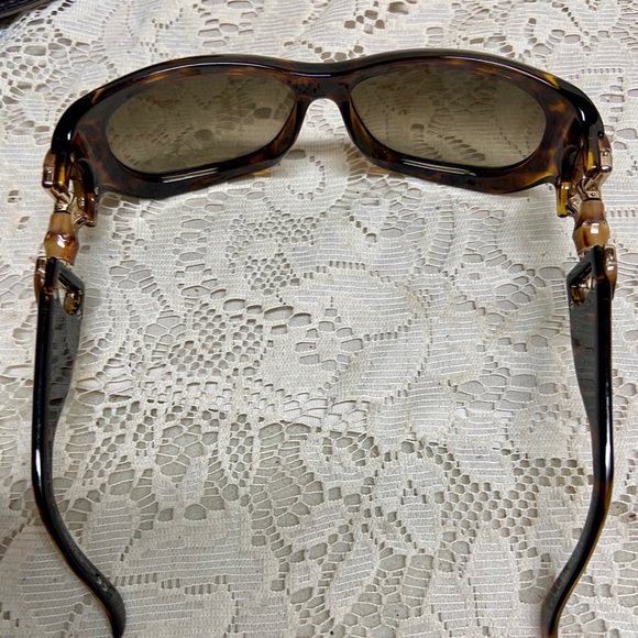 Gucci, Italy, GG29701S BrownTortoise Sunglasses with Original Case - Picture 4 of 16